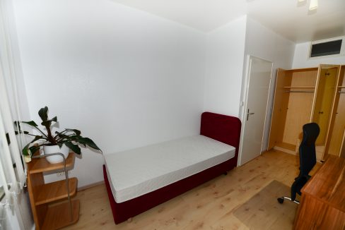 Appartment_Nr_4_HN_59_1_OG_Zimmer_5_3.jpg