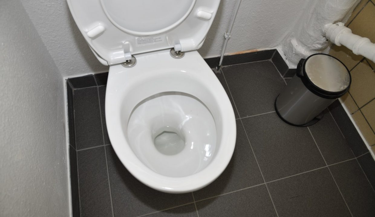 HN59_Laden_links_Aussen_WC_3