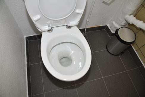 HN59_Laden_links_Aussen_WC_3