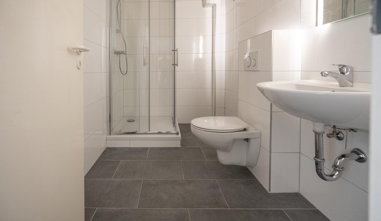 HN59_Nebengebaeude_rechts_Bad_2 Kopie