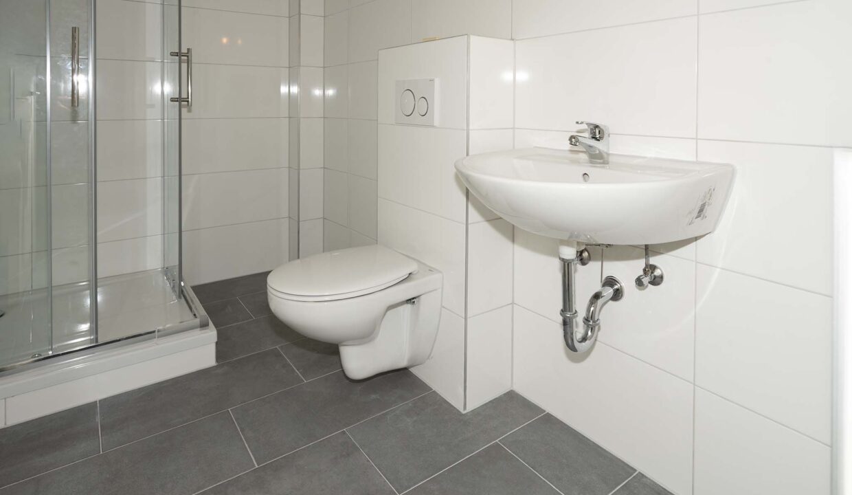 HN59_Nebengebaeude_rechts_Bad_4 Kopie