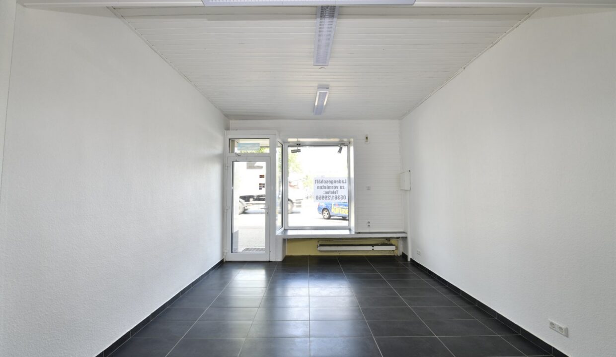 HN59_Laden_links_Aussen_Innennansicht_1_2